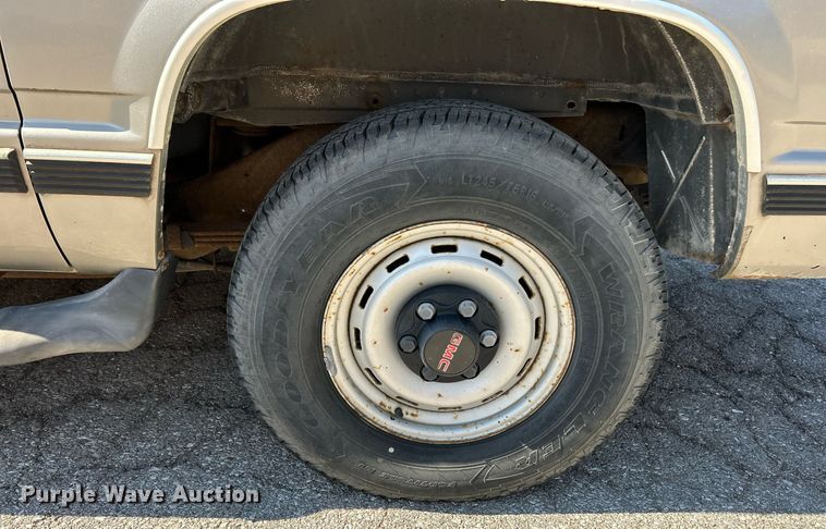 image for item EK3392 1999 GMC Suburban 1500 SL SUV