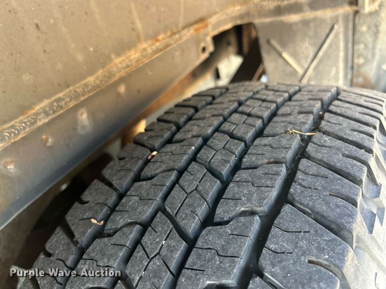 image for item EK3392 1999 GMC Suburban 1500 SL SUV