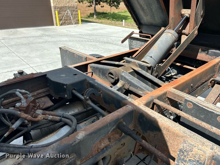 image for item EK3418 2015 Ford F550 Super Duty XL dump truck