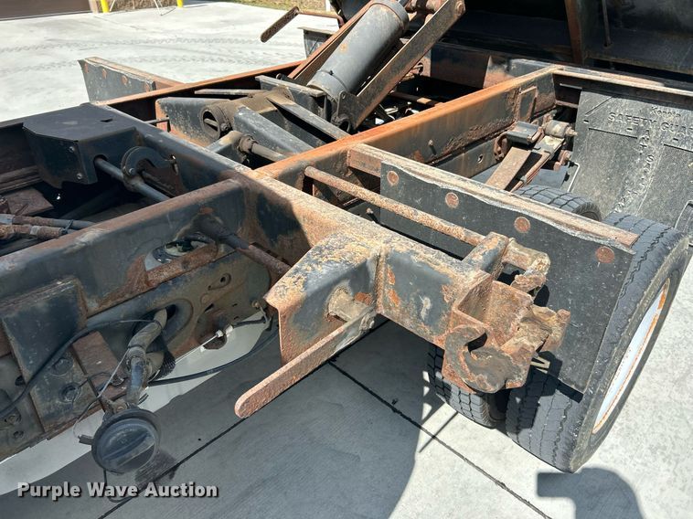 image for item EK3418 2015 Ford F550 Super Duty XL dump truck