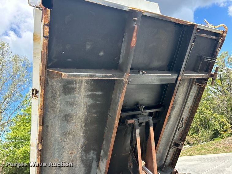 image for item EK3418 2015 Ford F550 Super Duty XL dump truck