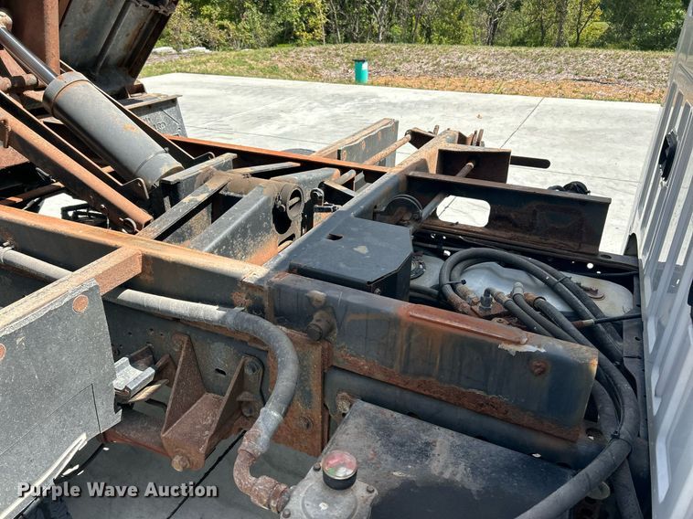 image for item EK3418 2015 Ford F550 Super Duty XL dump truck