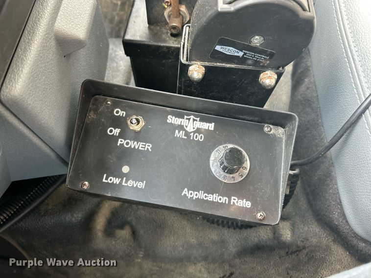 image for item EK3418 2015 Ford F550 Super Duty XL dump truck