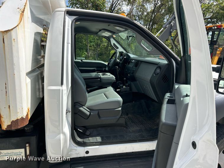 image for item EK3418 2015 Ford F550 Super Duty XL dump truck