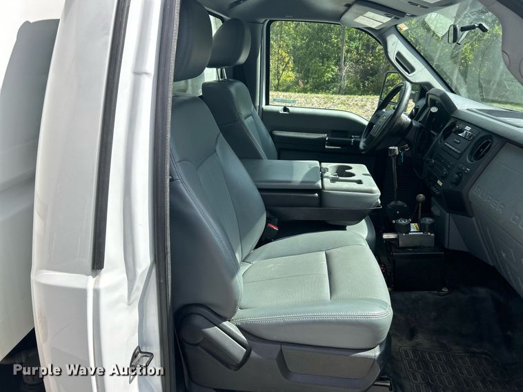 image for item EK3418 2015 Ford F550 Super Duty XL dump truck