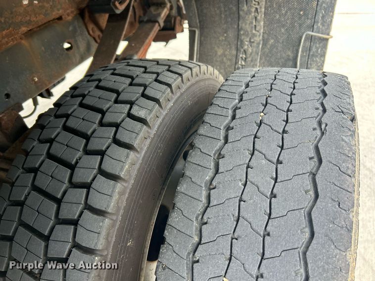 image for item EK3418 2015 Ford F550 Super Duty XL dump truck