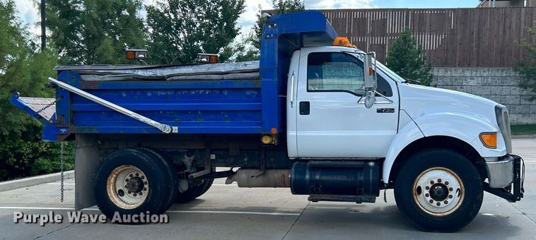 image for item EK3419 2007 Ford F750 Super Duty XL dump truck