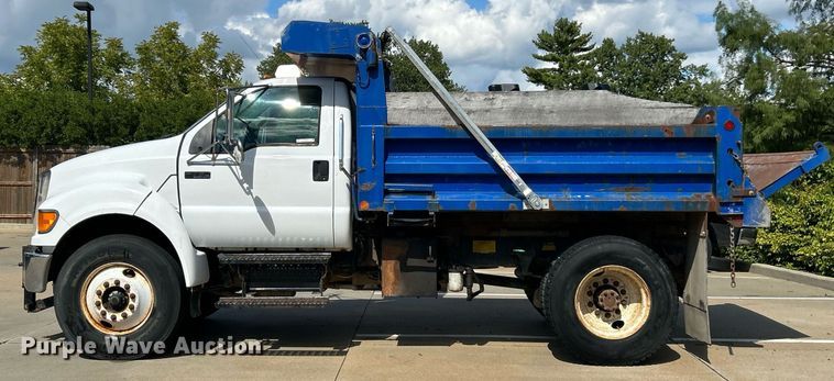 image for item EK3419 2007 Ford F750 Super Duty XL dump truck