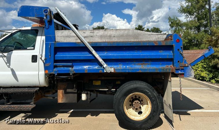 image for item EK3419 2007 Ford F750 Super Duty XL dump truck