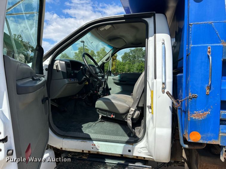 image for item EK3419 2007 Ford F750 Super Duty XL dump truck