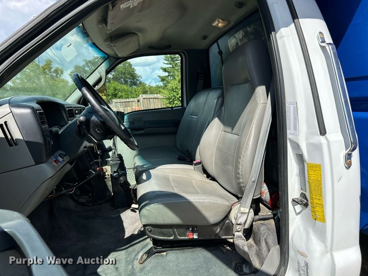 image for item EK3419 2007 Ford F750 Super Duty XL dump truck