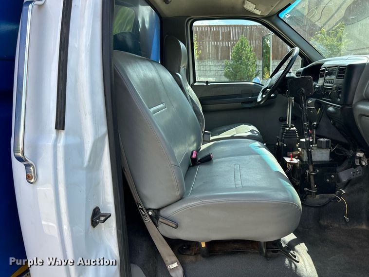 image for item EK3419 2007 Ford F750 Super Duty XL dump truck