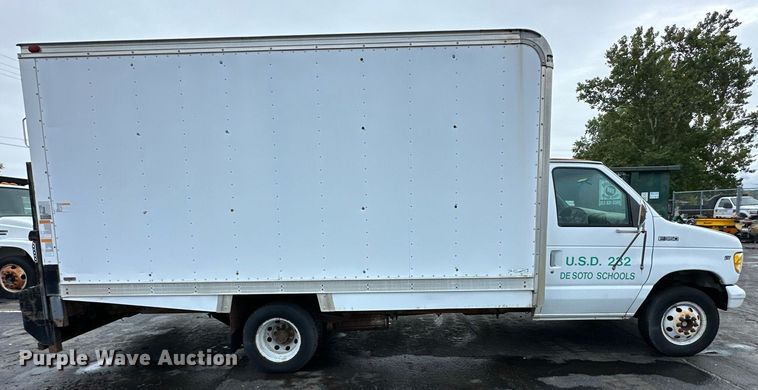 image for item EN0001 1997 Ford E350 box truck