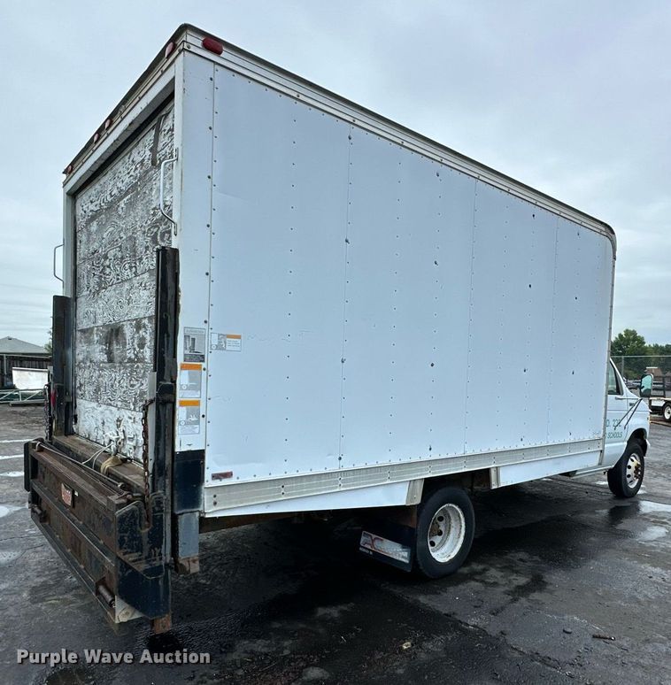 image for item EN0001 1997 Ford E350 box truck