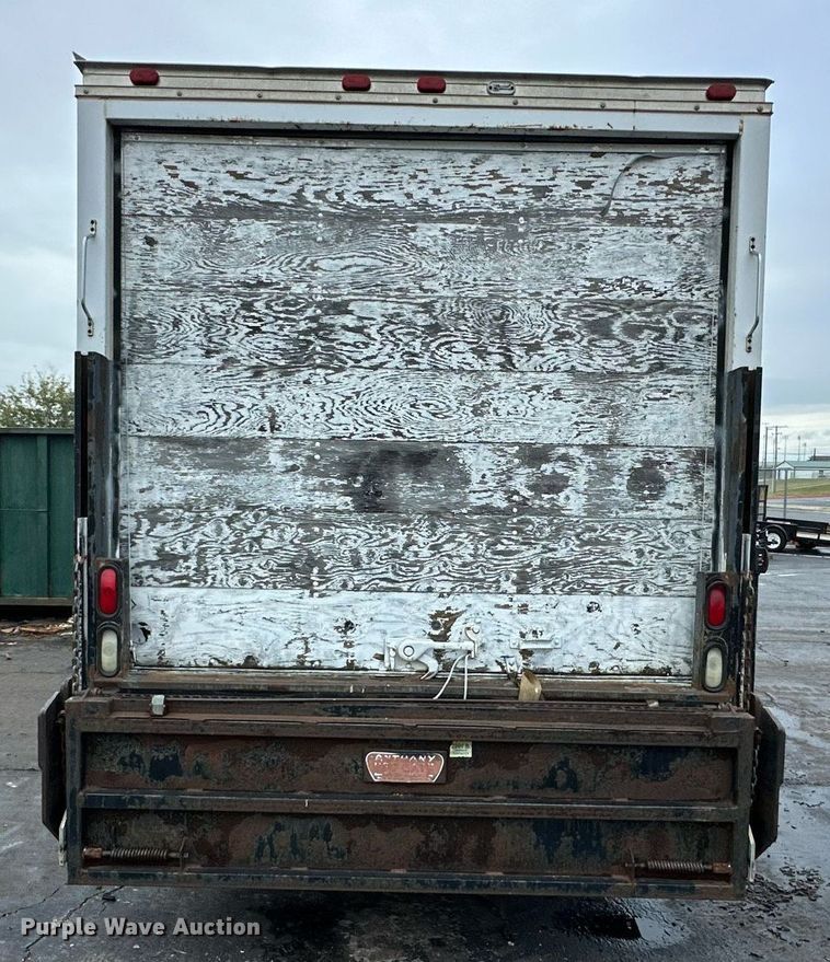 image for item EN0001 1997 Ford E350 box truck