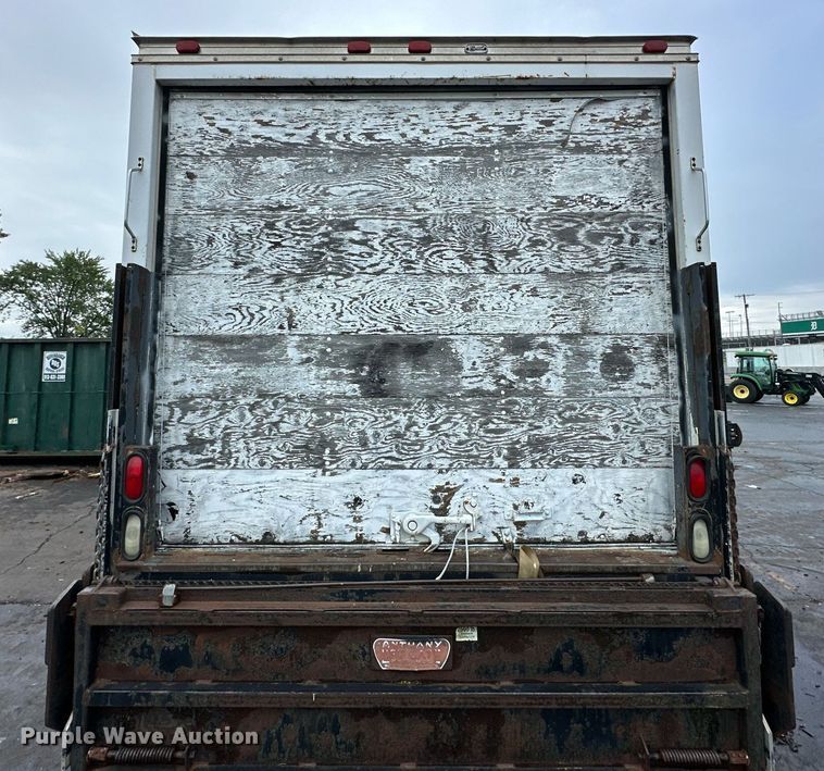 image for item EN0001 1997 Ford E350 box truck