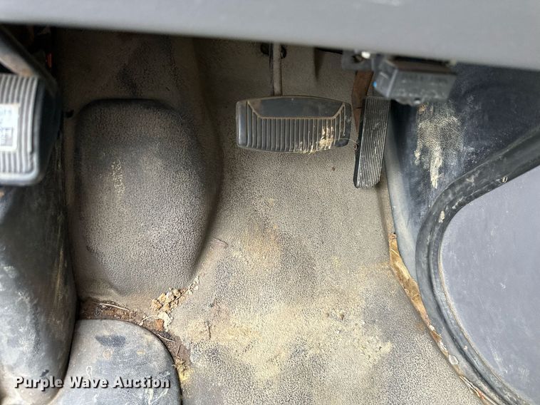 image for item EN0001 1997 Ford E350 box truck