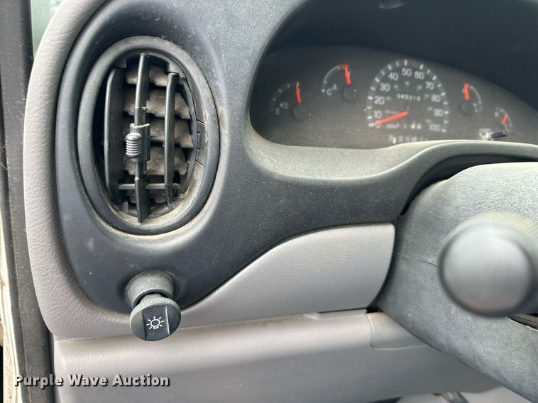 image for item EN0001 1997 Ford E350 box truck