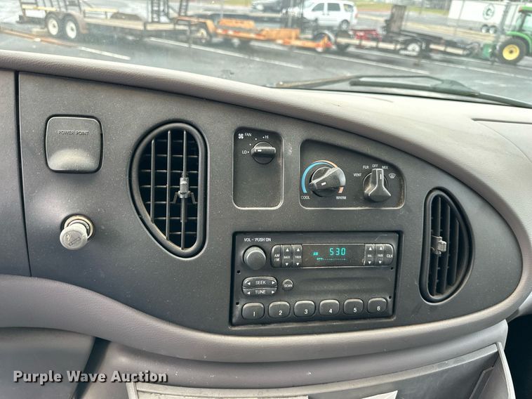 image for item EN0001 1997 Ford E350 box truck