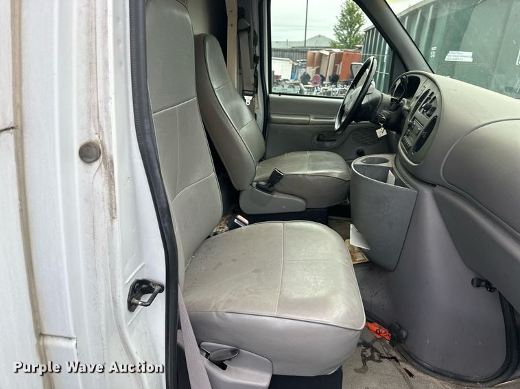 image for item EN0001 1997 Ford E350 box truck