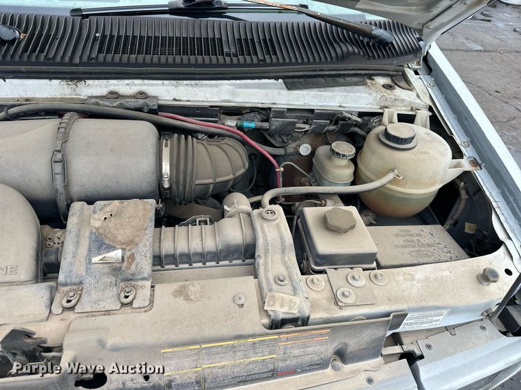 image for item EN0001 1997 Ford E350 box truck