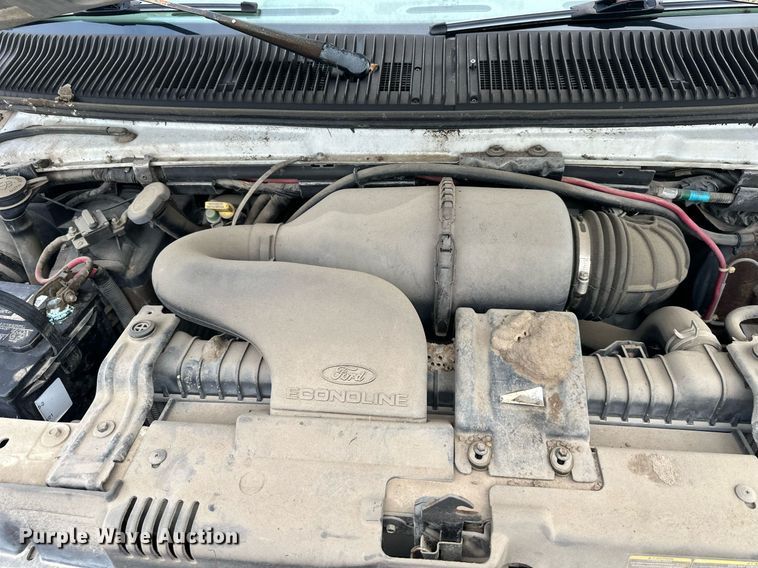 image for item EN0001 1997 Ford E350 box truck