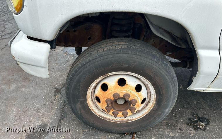 image for item EN0001 1997 Ford E350 box truck