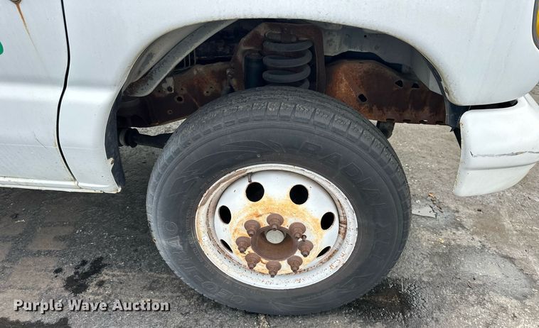 image for item EN0001 1997 Ford E350 box truck