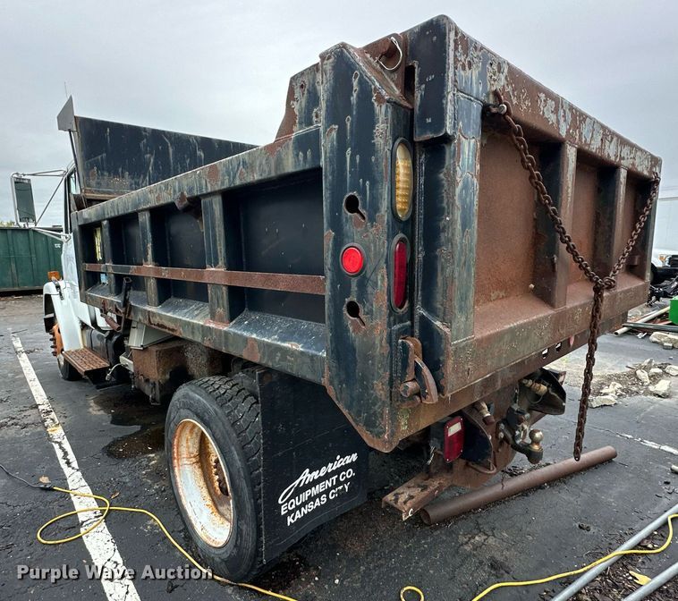 image for item EN0002 2003 Freightliner  FL60 dump truck