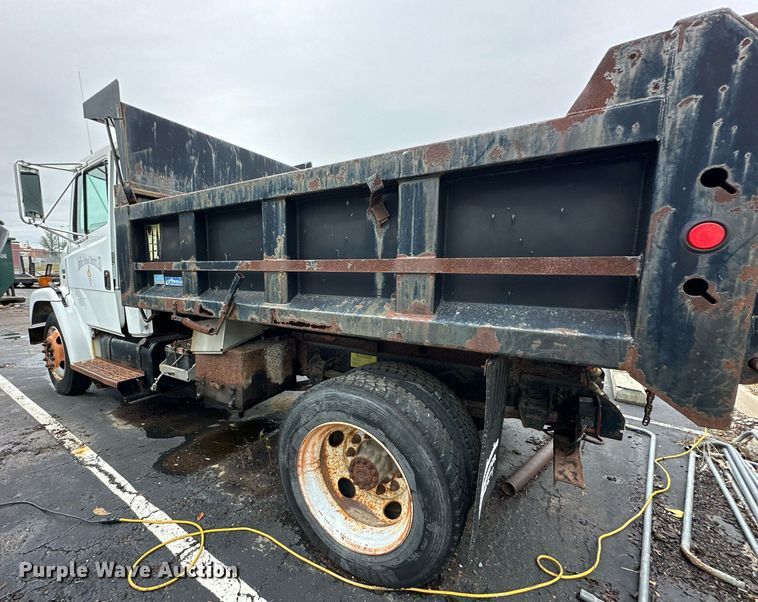 image for item EN0002 2003 Freightliner  FL60 dump truck
