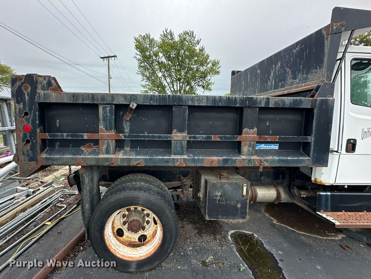 image for item EN0002 2003 Freightliner  FL60 dump truck