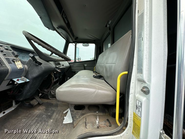 image for item EN0002 2003 Freightliner  FL60 dump truck