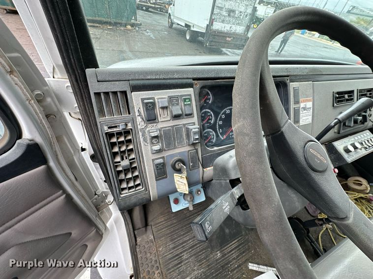 image for item EN0002 2003 Freightliner  FL60 dump truck