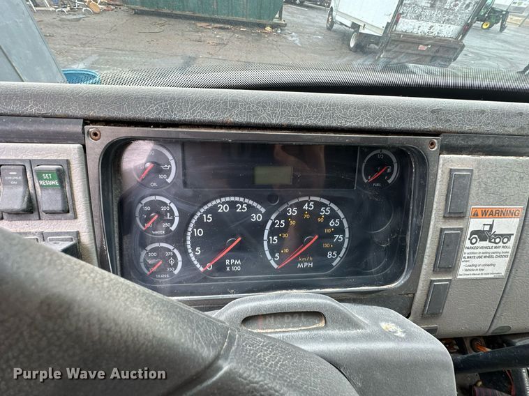 image for item EN0002 2003 Freightliner  FL60 dump truck