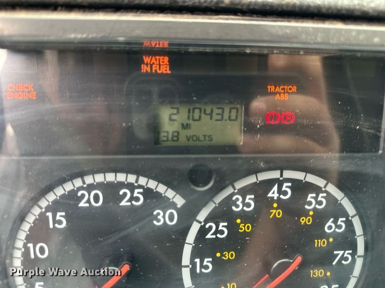 image for item EN0002 2003 Freightliner  FL60 dump truck