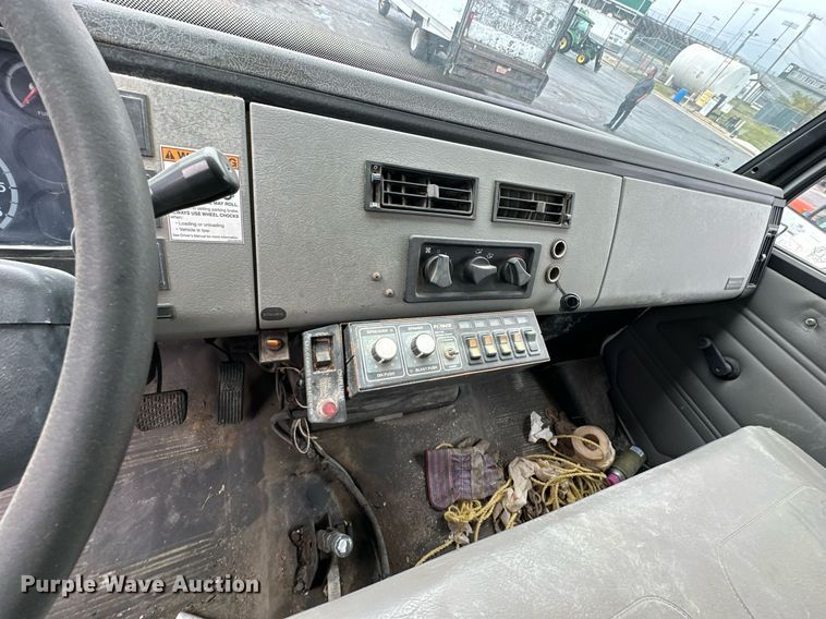 image for item EN0002 2003 Freightliner  FL60 dump truck