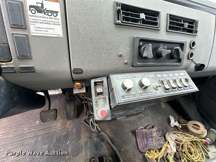 image for item EN0002 2003 Freightliner  FL60 dump truck