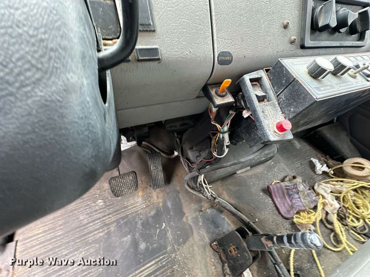 image for item EN0002 2003 Freightliner  FL60 dump truck