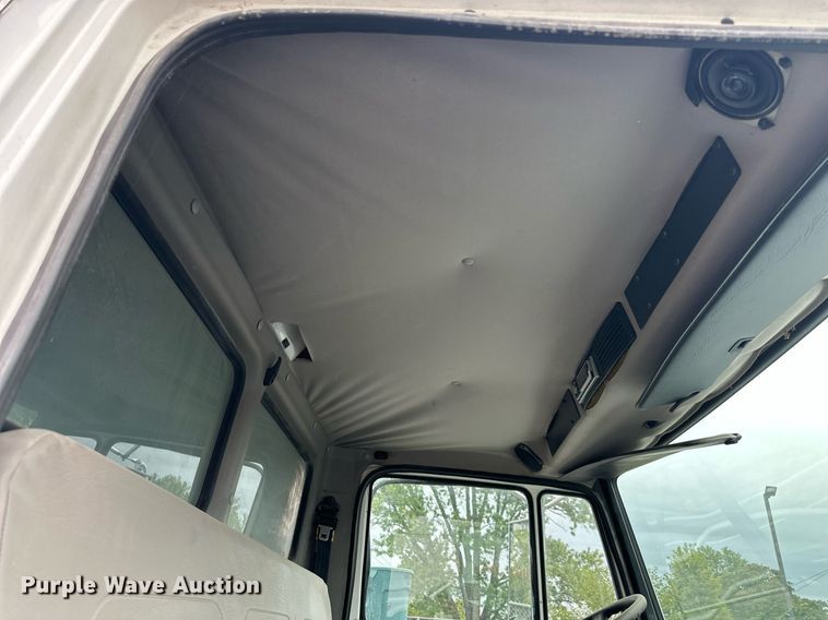 image for item EN0002 2003 Freightliner  FL60 dump truck