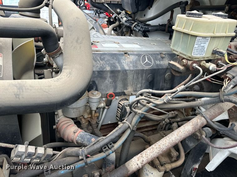 image for item EN0002 2003 Freightliner  FL60 dump truck