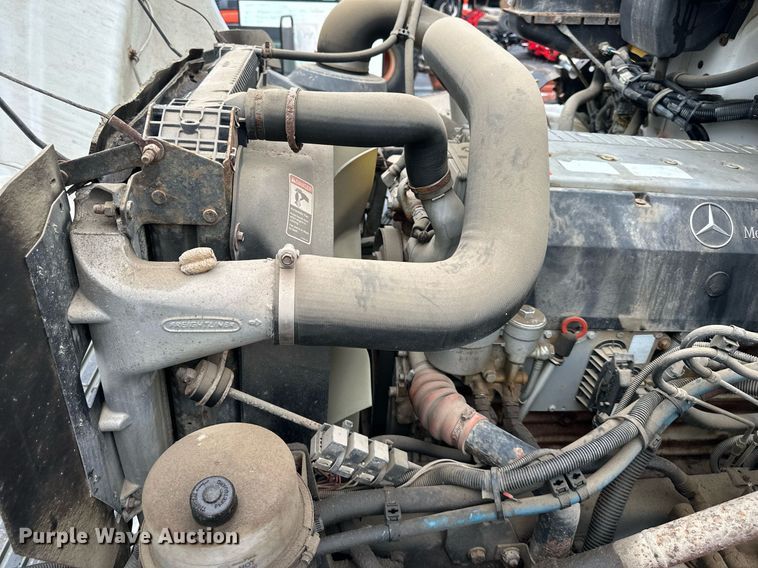 image for item EN0002 2003 Freightliner  FL60 dump truck