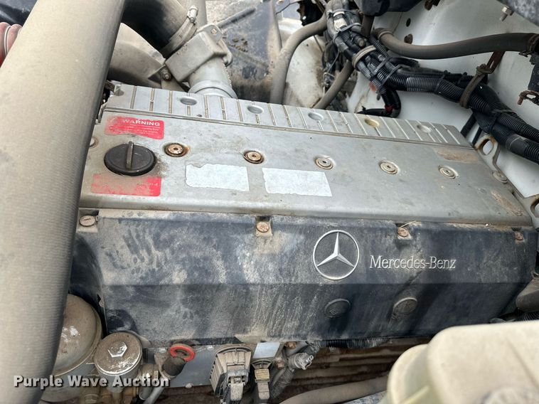 image for item EN0002 2003 Freightliner  FL60 dump truck