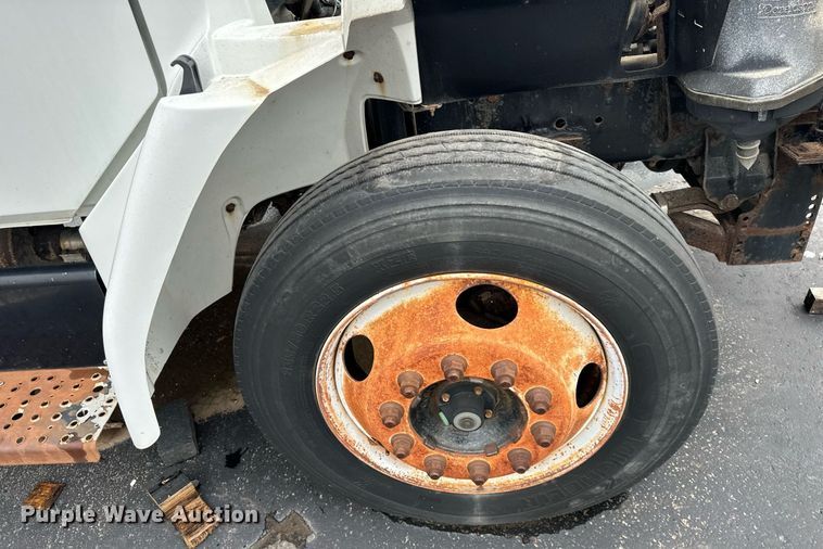 image for item EN0002 2003 Freightliner  FL60 dump truck