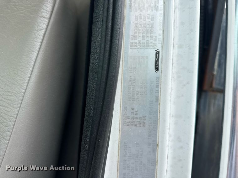 image for item EN0002 2003 Freightliner  FL60 dump truck