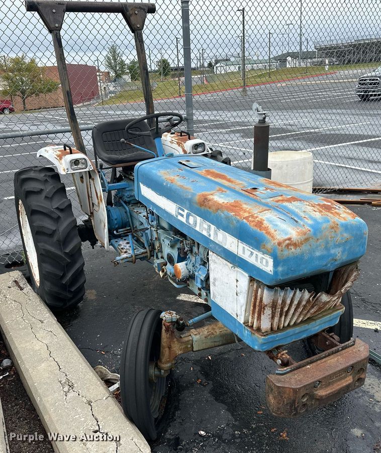 image for item EN0003 1985 Ford 1710 tractor