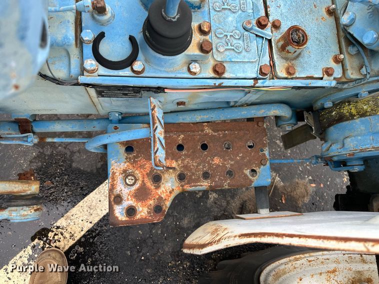 image for item EN0003 1985 Ford 1710 tractor