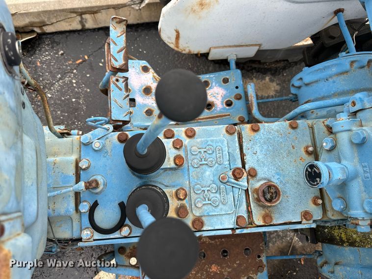 image for item EN0003 1985 Ford 1710 tractor