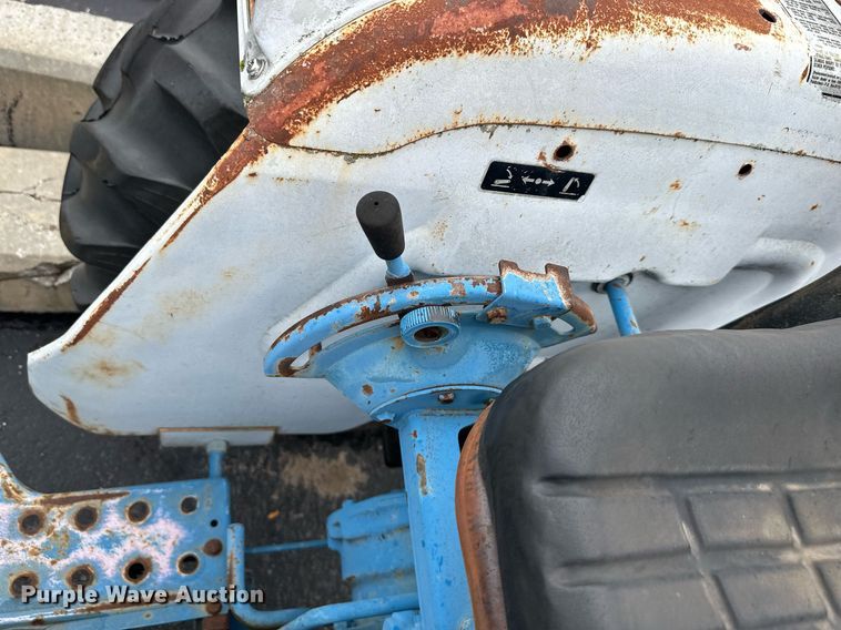 image for item EN0003 1985 Ford 1710 tractor