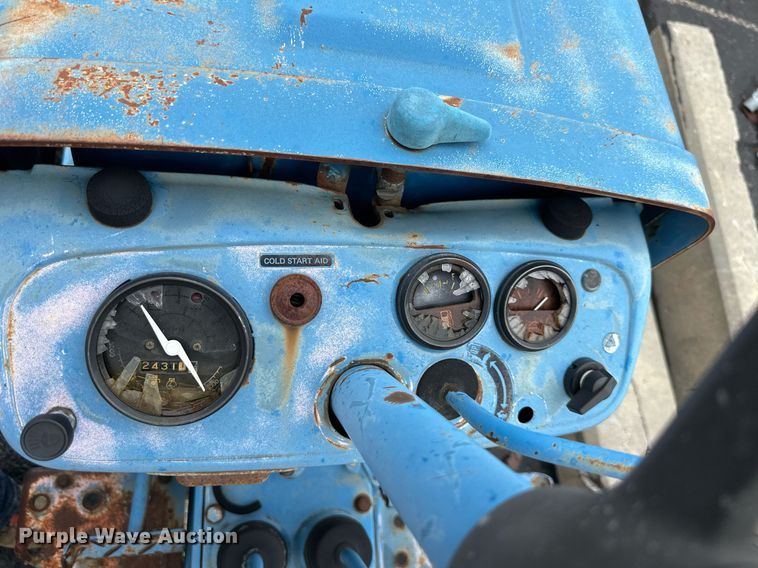 image for item EN0003 1985 Ford 1710 tractor