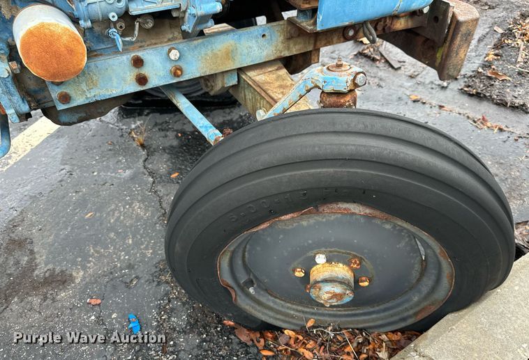 image for item EN0003 1985 Ford 1710 tractor